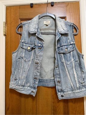 EUC j crew distressed denim cropped vest size large